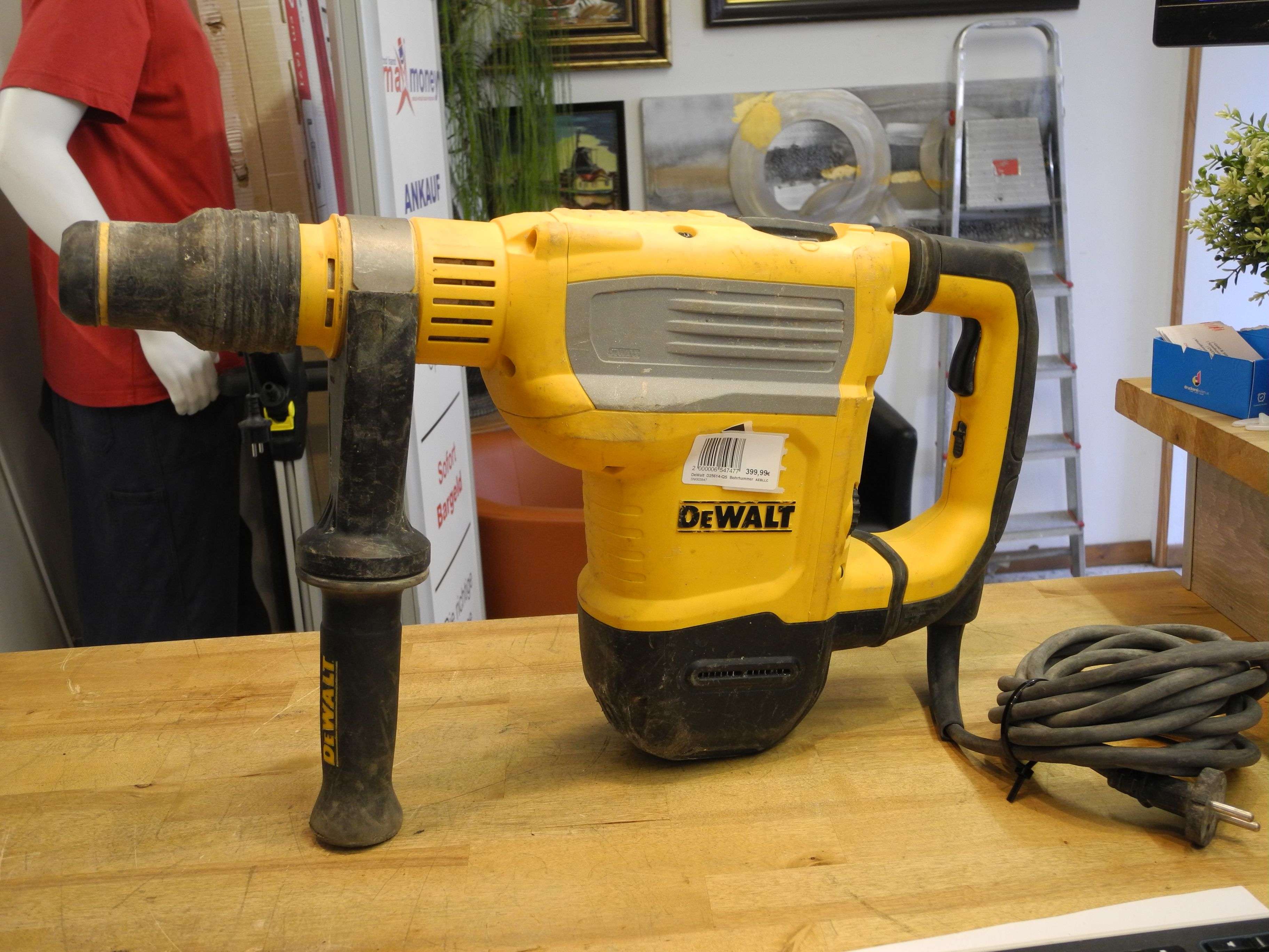 DeWalt D25614-QS